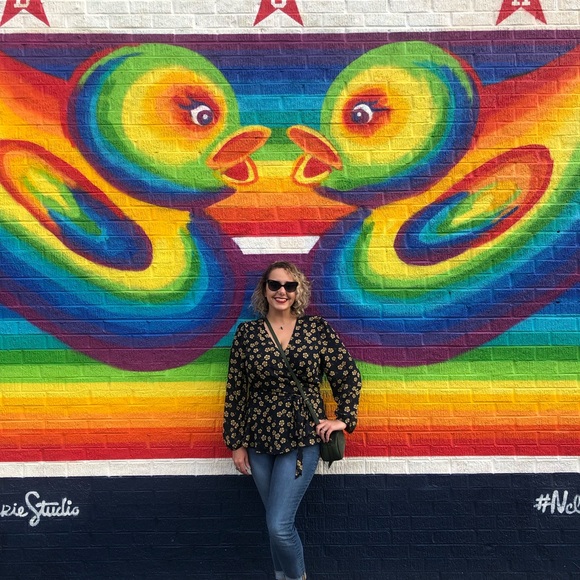 Hello, nice to meet you. - Picture 2 of 2